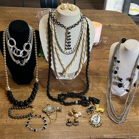 Elegant Black and Gold/Silver Jewelry Bundle - Picture 4 of 16